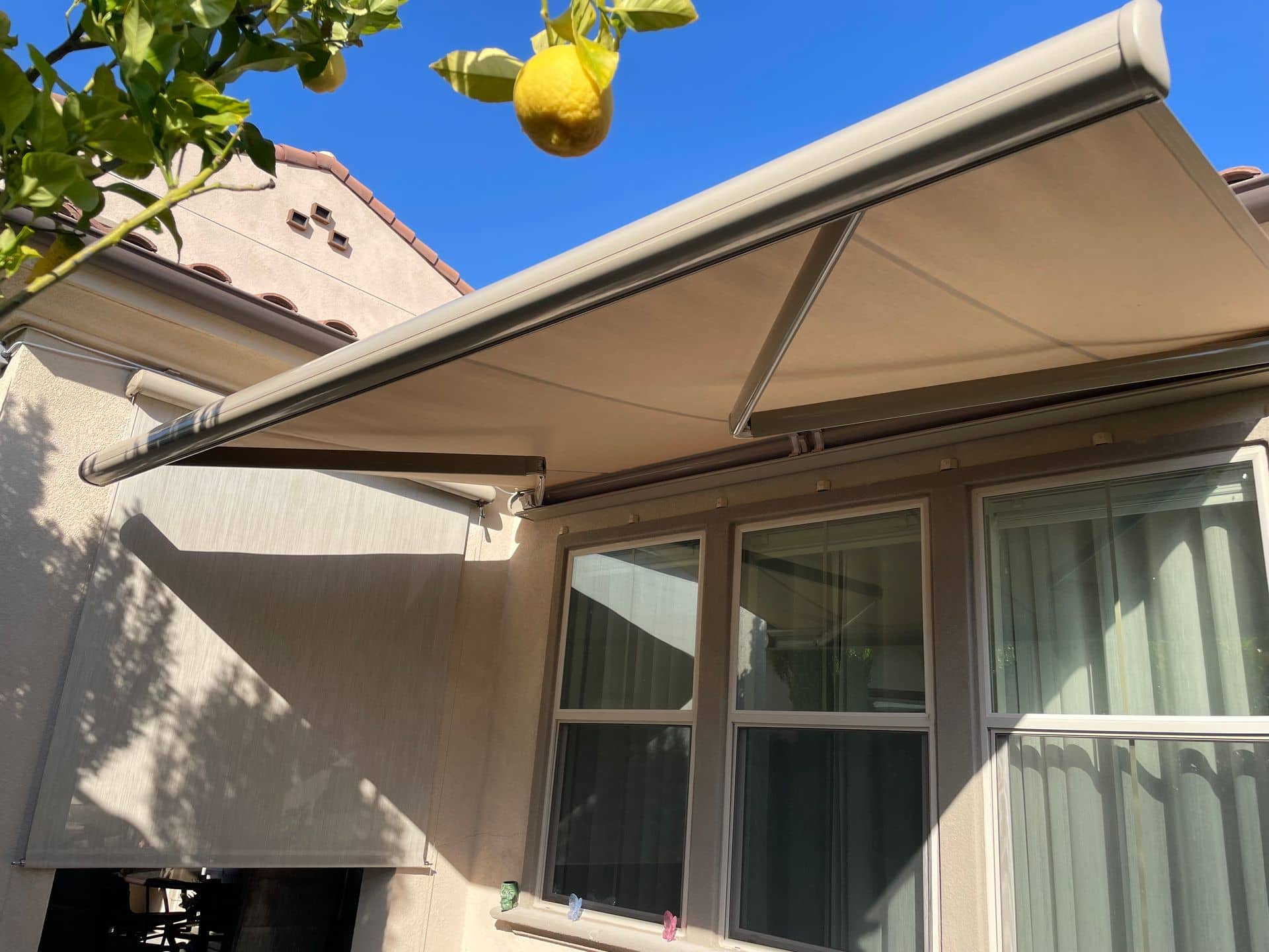 Retractable awning 2